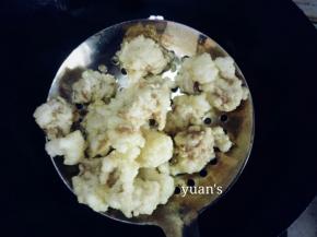 肉外皮变硬，飘起既可捞出