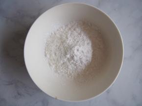 将水晶糕点粉准备好