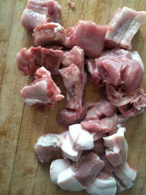 五花肉和肋排切好！