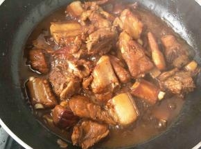 半小时后，大火收汁即可。