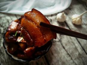 出锅后撒上葱花即可