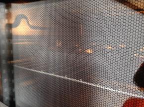 10.	烤箱预热，上下火，175度，中层，烤20分钟左右，