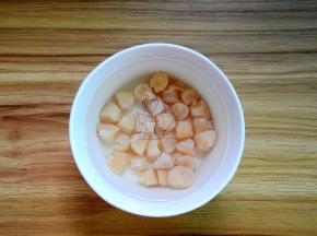 干贝先用温水泡软