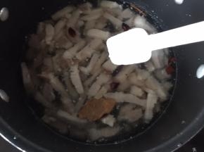 加入3匙盐