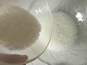 分三次加入白砂糖