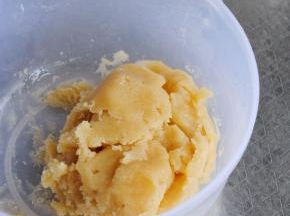 混合均匀后，不见干粉就行，静置一个小时。