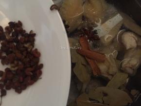 放入另一半花椒