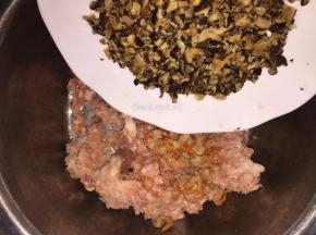 加入切细的香菇