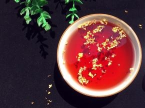 撒上少许桂花放凉或冰镇后即可饮用