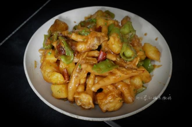 鸡爪土豆煲