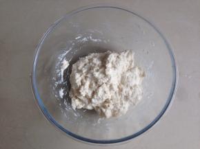 用筷子搅拌均匀