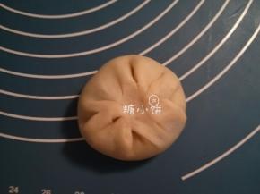 收口捏紧，依次包好8个