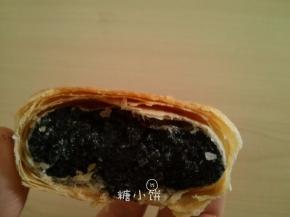 咬开来的酥皮层次效果特写一张，比成品图清楚啊= =