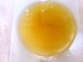 加入花生油搅拌至乳化状态