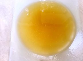 加入花生油搅拌至乳化状态