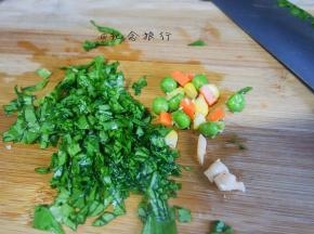 青菜洗净切成丝