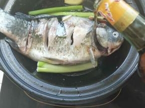 放入料酒