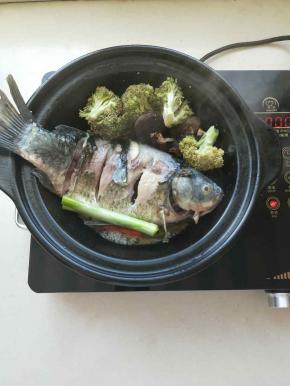 加上西蓝花和香菇