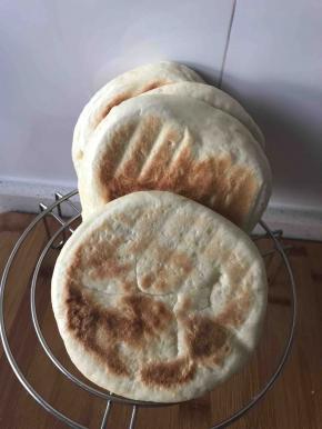 饼是自己做的，做法可以看我的菜谱里有。