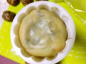 之后放入模具，压出自己喜欢的花型