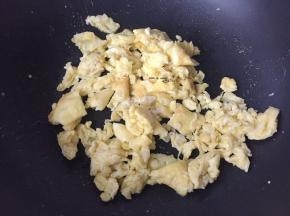 炒散后盛出