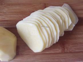 土豆洗净去皮切片