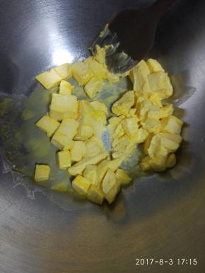 黄油软化。