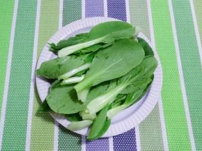青菜洗干净备用