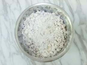 用筷子拌均匀（不方便就带上一次性手套下手）