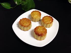 一天回油后的月饼，变得很软很油亮！