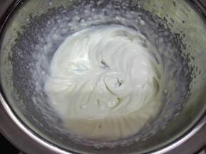 13.	淡奶油打发至不湿性发泡即可，