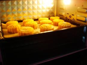 刷好后，再次放入烤箱继续烘烤15分钟。