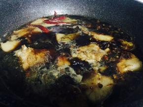 炖至汤汁浓稠变少，肉入味，关火