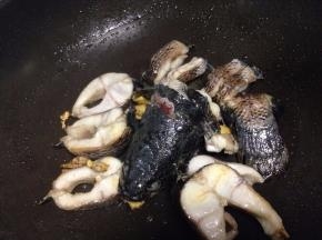 煎至二面微黄色