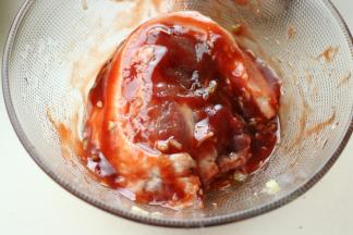 拌匀后腌制一晚上。