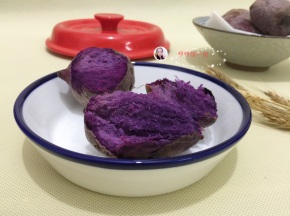 掰开一个看看，粉粉的