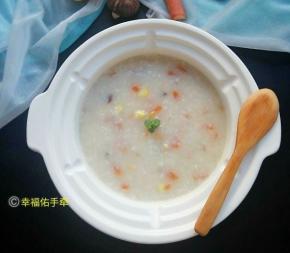 一直熬到米粥软烂即可，出锅前放适量油盐。