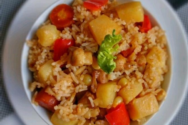 土豆鸡肉焖饭