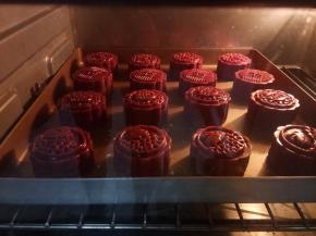 全部刷完以后放进烤箱，190℃烤20分钟左右，可以自己视情况适当调整。