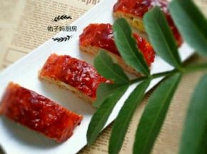然后再切成小块摆盘即可