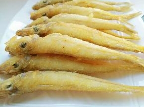 装盘，配上番茄酱即可。