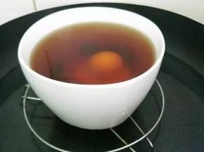 锅里水开，放入蒸10-20分钟，以鸡蛋熟为宜。