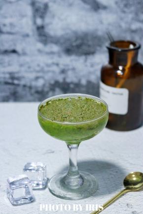 放入器皿中，表面再淋一层油，防止氧化