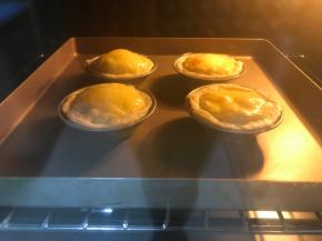 烤箱中层，上下火，220度，20分钟左右。