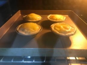 烤箱中层，上下火，220度，20分钟左右。