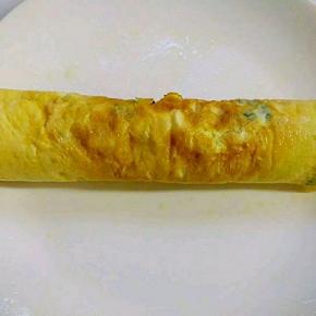 盛出放至温热卷起。