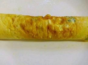 盛出放至温热卷起。