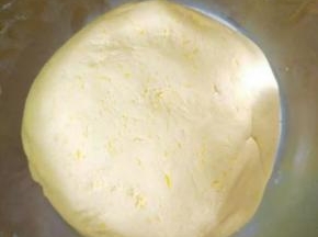 揉成光滑面团。