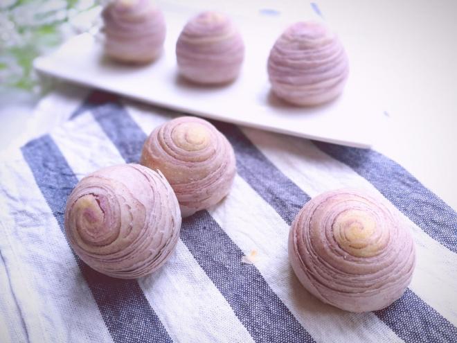 紫薯莲蓉蛋黄酥