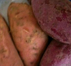 红薯洗干净去皮，上锅蒸熟